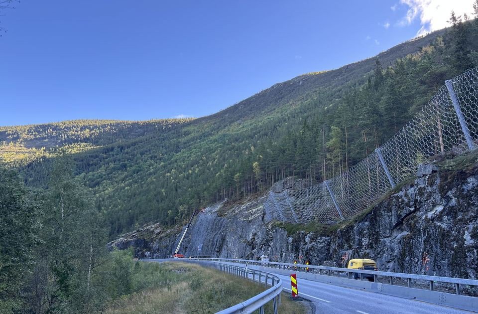 Skredsikringen på E6 i Rosten tar lengre tid enn planlagt